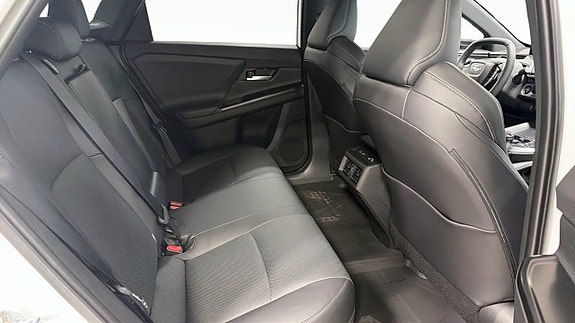 Subaru E-Outback 5 of 9
