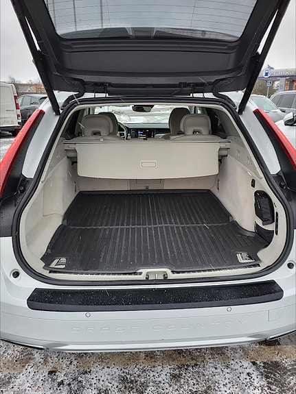 Volvo V90 Cross Country 5 of 5