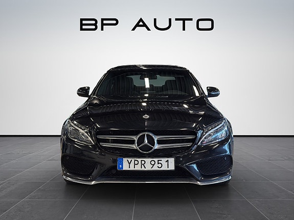 Mercedes-Benz C220 d 2 of 5