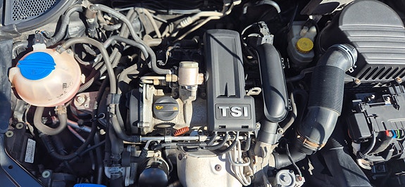 Volkswagen Polo 2 of 5