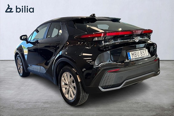 Toyota C-HR 2 of 21