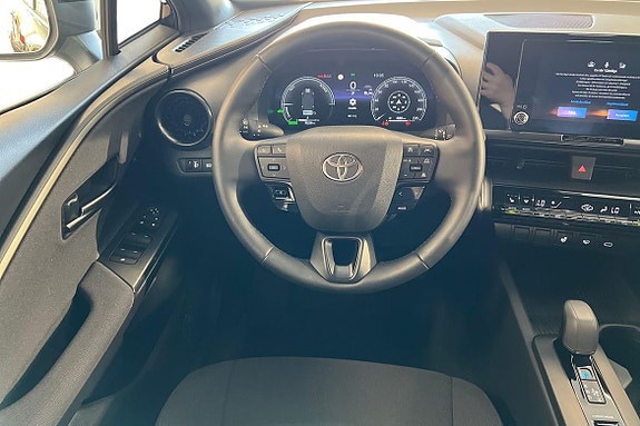 Toyota C-HR 11 of 21