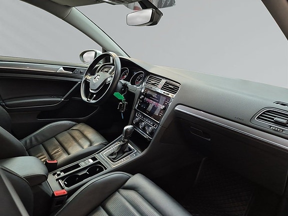 Volkswagen Golf Alltrack 6 of 10