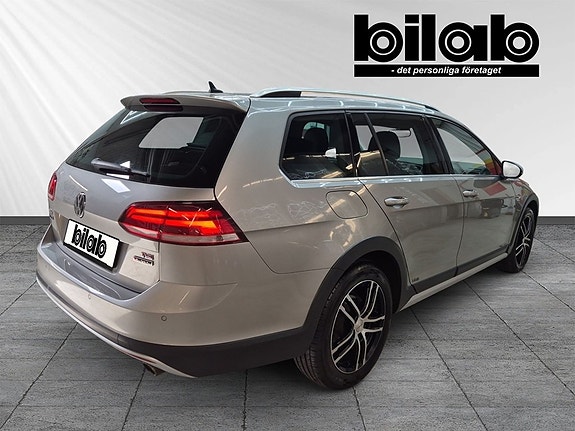 Volkswagen Golf Alltrack 4 of 10