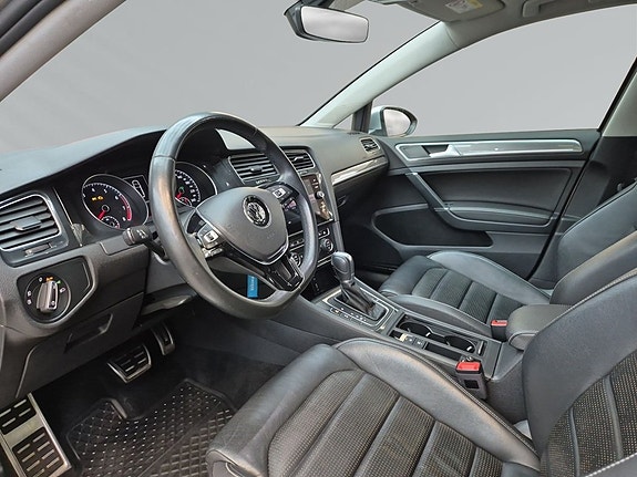 Volkswagen Golf Alltrack 9 of 10