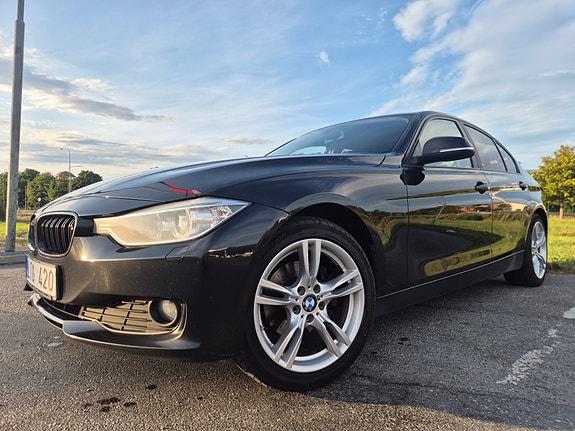 BMW 320d 3 of 5