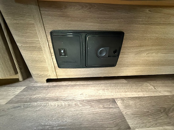 Kabe Royal 520 XL KS 18 of 21
