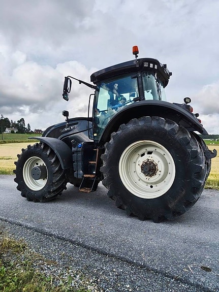 Valtra S 374 3 of 5