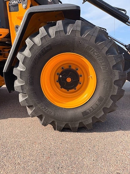 JCB 413 S 5 of 5