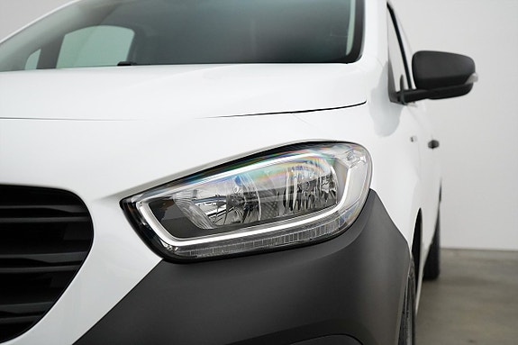 Mercedes-Benz eCitan 18 of 19