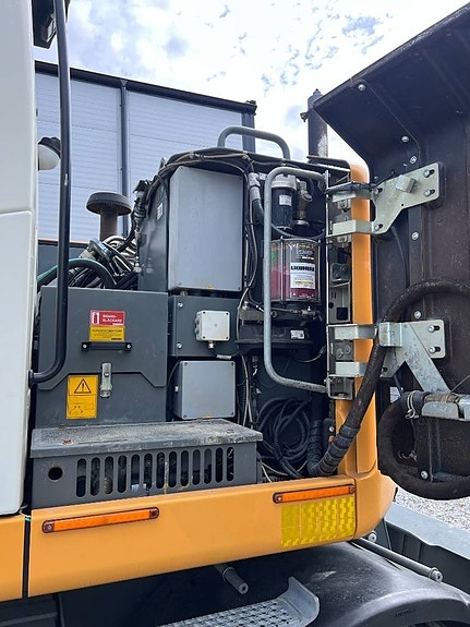 Liebherr A 914 Compact Litronic 9 of 15