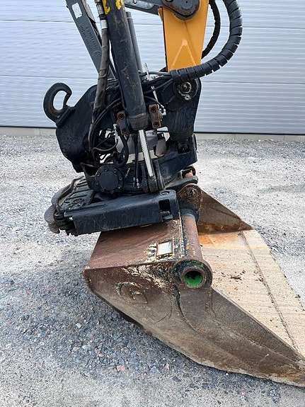 Liebherr A 914 Compact Litronic 13 of 15