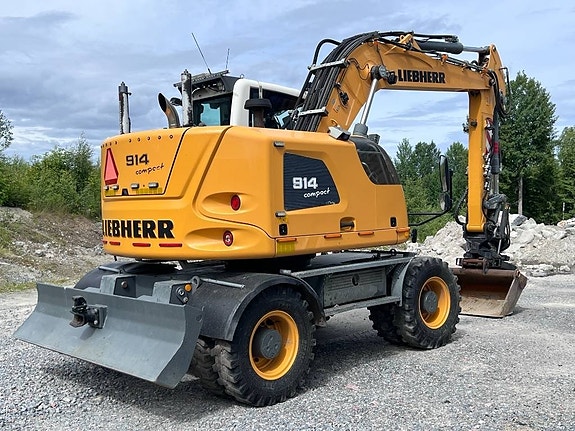 Liebherr A 914 Compact Litronic 6 of 15