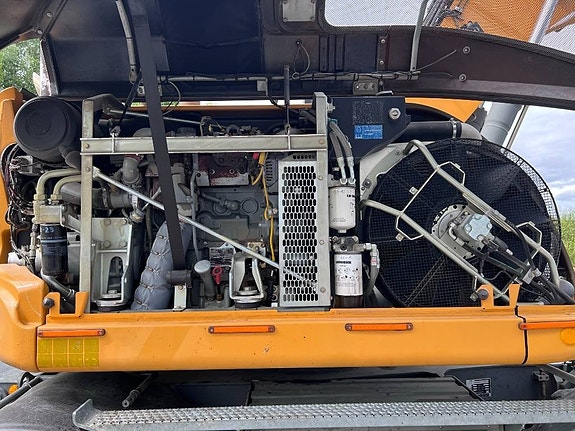 Liebherr A 914 Compact Litronic 11 of 15