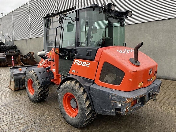 Kubota R082 2 of 10
