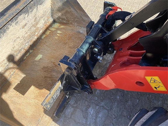 Manitou MLA 4-50H-C CAB ST5 9 of 10