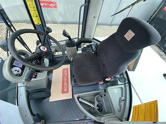 Terex TL100 3 of 10