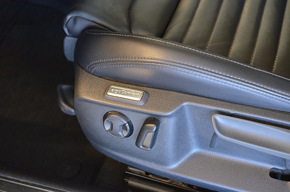 Volkswagen Passat 17 of 23
