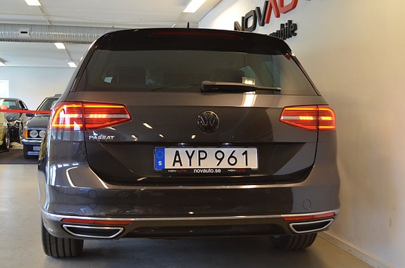 Volkswagen Passat 6 of 23