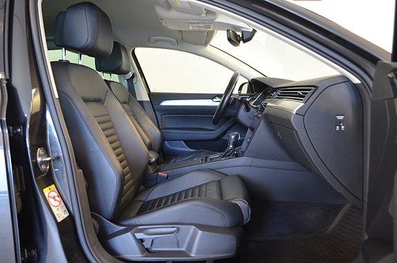 Volkswagen Passat 20 of 23