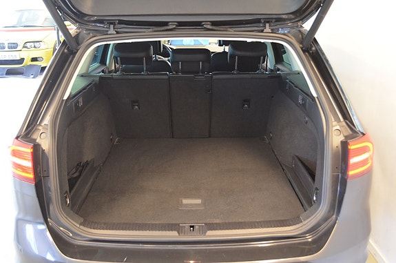 Volkswagen Passat 7 of 23