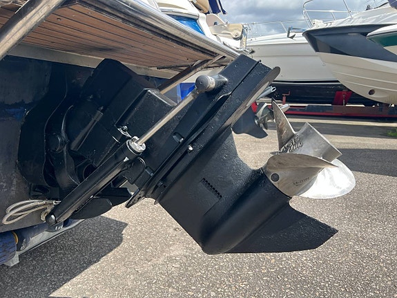 Uttern S64 Exclusive -05 | Mercruiser 4.3 MPI 4 of 5