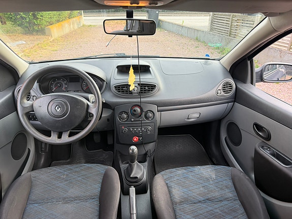 Renault Clio 3 of 5