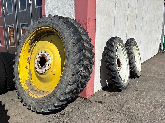 Radodlingshjul Titan 320/90R54 & Alliance 230/95R44