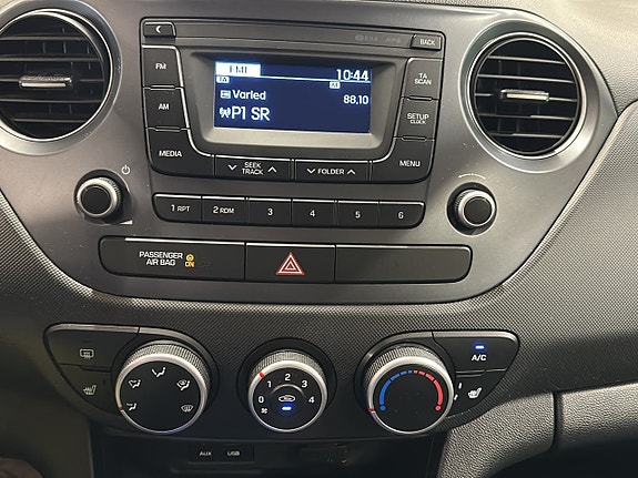 Hyundai i10 15 of 16