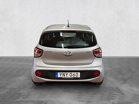 Hyundai i10 4 of 5