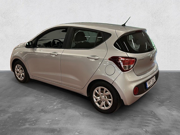 Hyundai i10 3 of 16