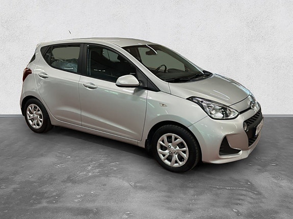 Hyundai i10 7 of 16