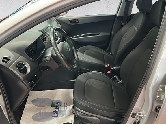 Hyundai i10 10 of 16