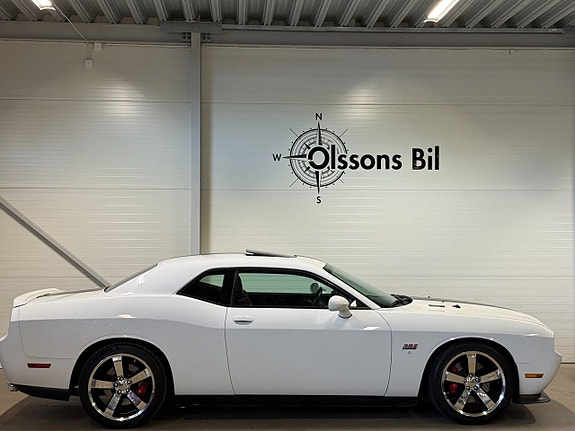 Dodge Challenger 10 of 21