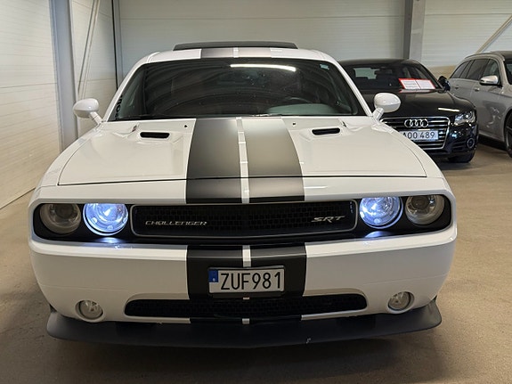 Dodge Challenger 12 of 21
