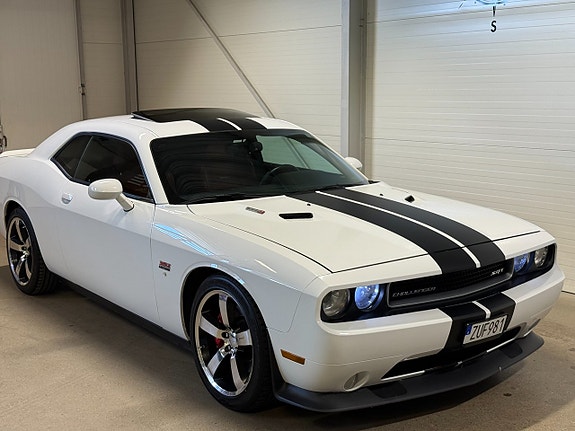 Dodge Challenger 11 of 21