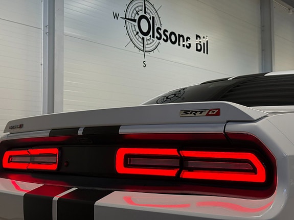 Dodge Challenger 8 of 21