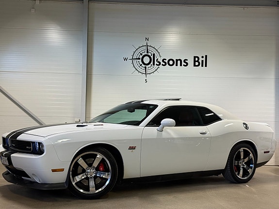 Dodge Challenger 3 of 5
