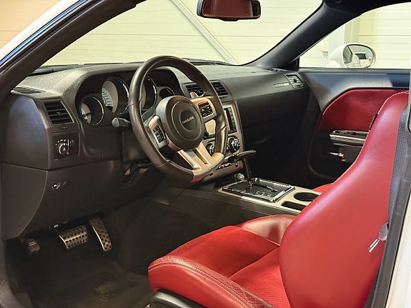 Dodge Challenger 14 of 21