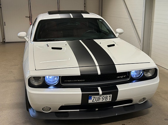 Dodge Challenger 13 of 21