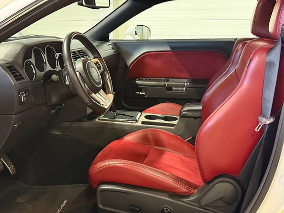 Dodge Challenger 15 of 21