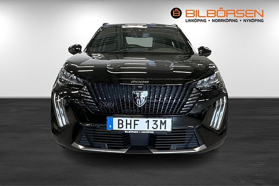 Peugeot 2008 2 of 5