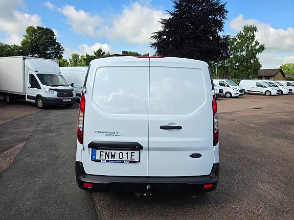 Ford Transit Connect 4 of 5
