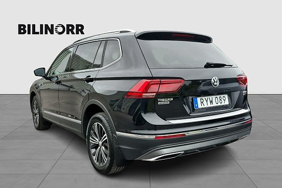 Volkswagen Tiguan Allspace 2 of 5