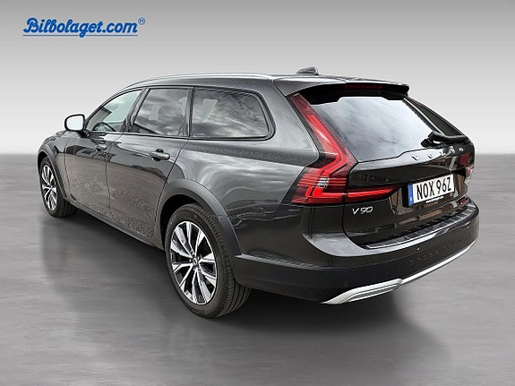 Volvo V90 Cross Country 7 of 16