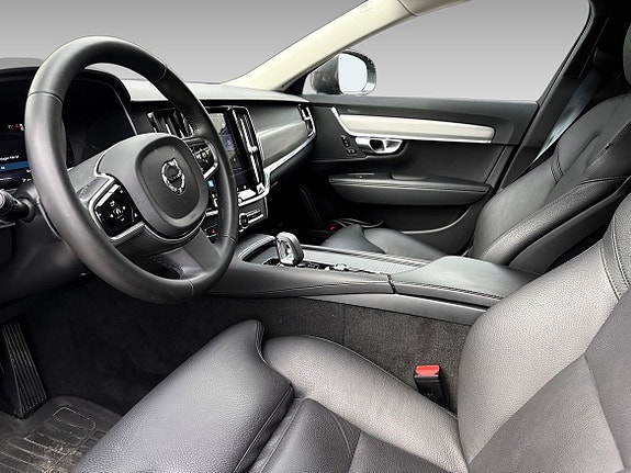 Volvo V90 Cross Country 10 of 16