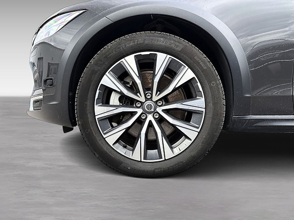 Volvo V90 Cross Country 8 of 16