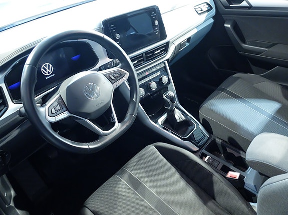 Volkswagen T-Roc 7 of 8