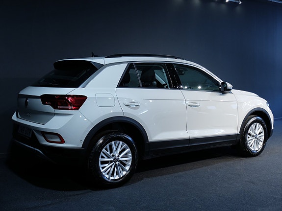Volkswagen T-Roc 8 of 8