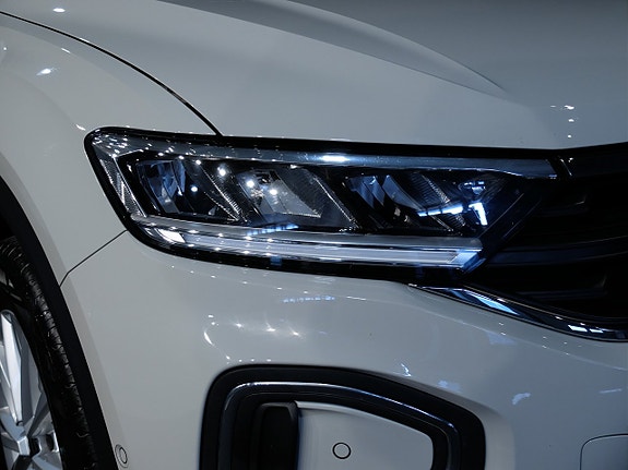 Volkswagen T-Roc 4 of 8